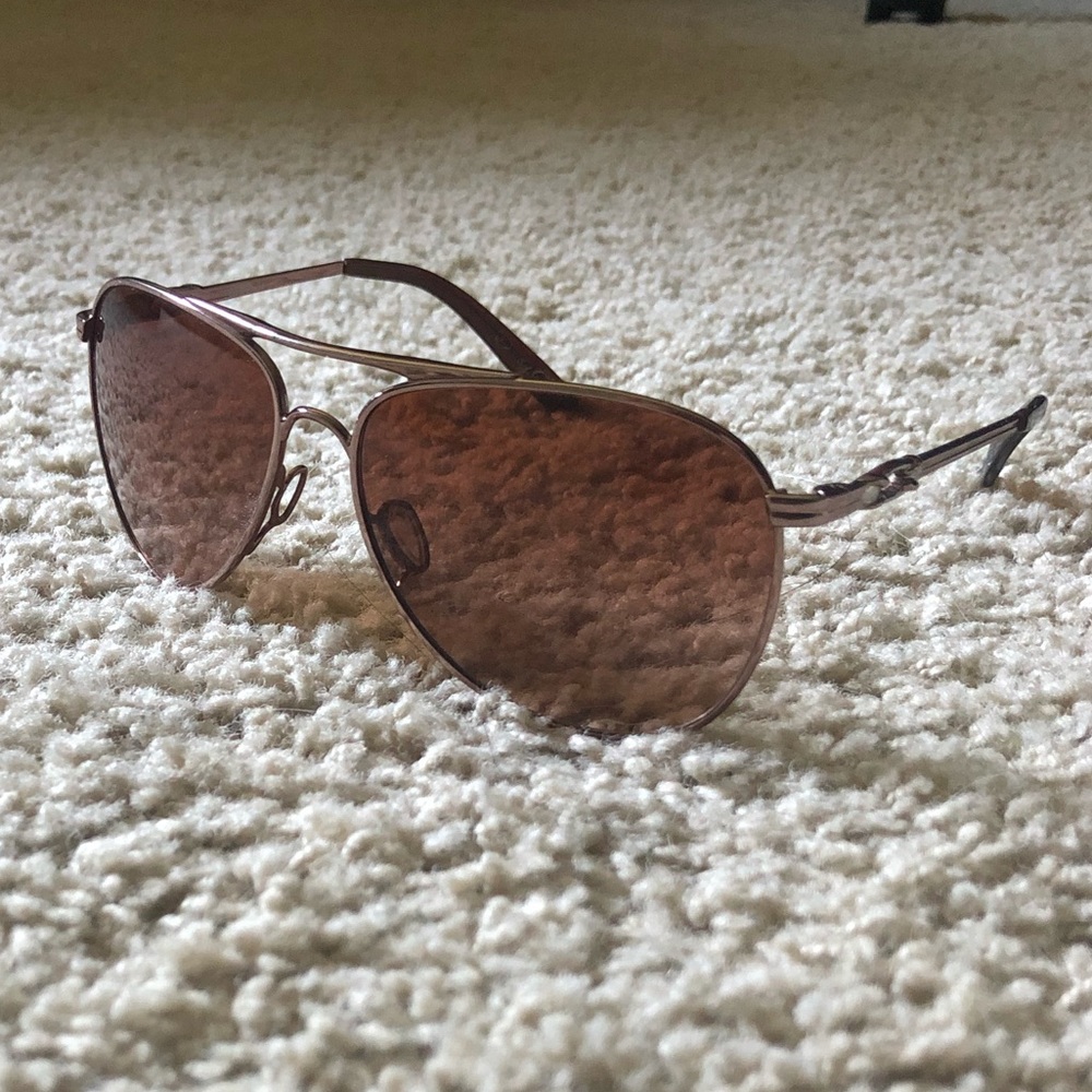 Oakley Daisy Chain women’s Aviator sunglasses